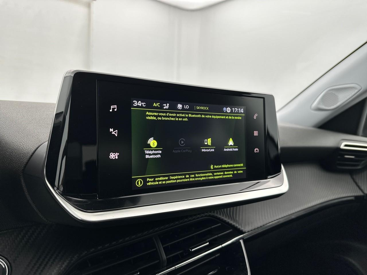 Peugeot 2008 puretech 130 s&s eat8 allure pack — photo 23