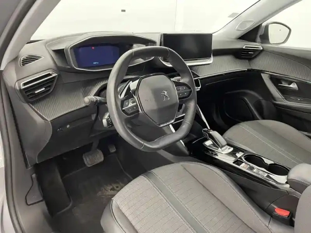 Peugeot 2008 puretech 130 s&amp;s eat8 — photo 47