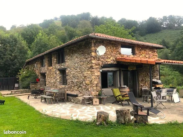 Superbe bergerie authentique en Navarre proche des grottes de Sare