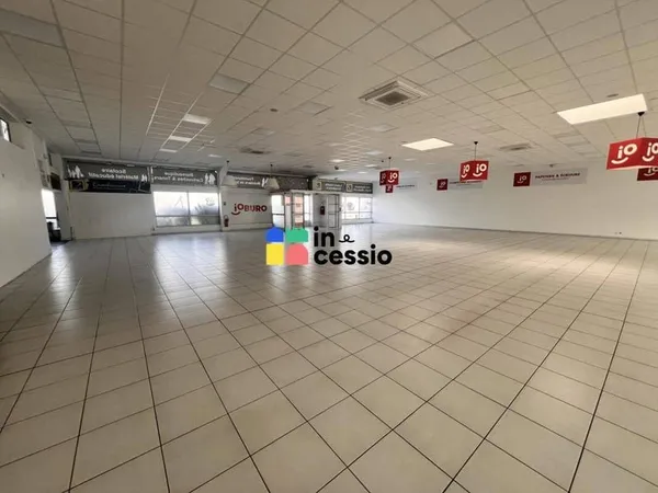 Local commercial 1520 m²