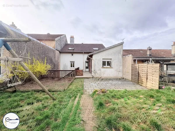 Maison BRUYERES 9 pièces 198m2
