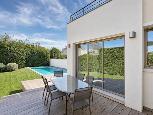 Maison 7 pièces 230 m²
