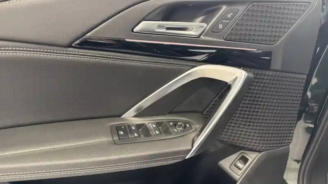 Bmw X1 i xdrive30 — photo 24