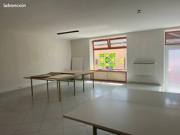 Bureaux libres dans l'atelier partagé "Lieux-Dit"