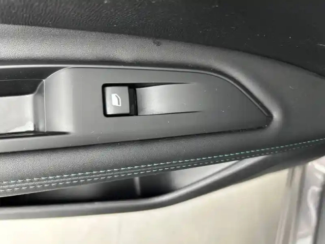 Peugeot 3008 hybrid 225 e-eat8 — photo 49