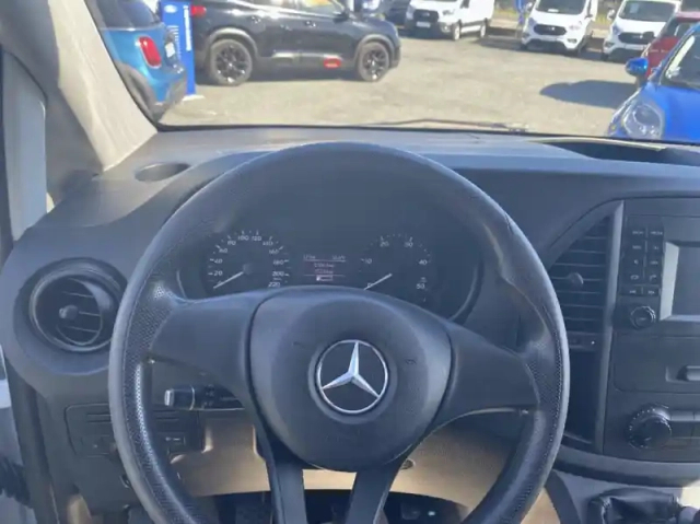 Mercedes Vito fourgon fg 111 cdi compact e6 — photo 7