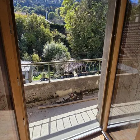Mont-Saxonnex - Appartement avec combles, beau potentiel et vue montagne