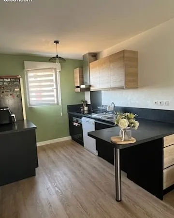 Maison 2 chambres 65m2 garage et petit jardin
