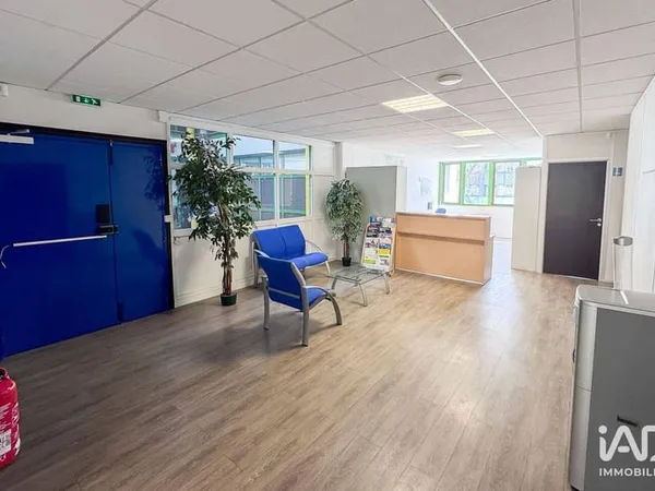 Bureaux 2 pièces 330 m²