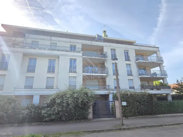 Appartement F2 de 41,87 m² avec terrasse et parking au 1er étage à Mantes-la-Jolie