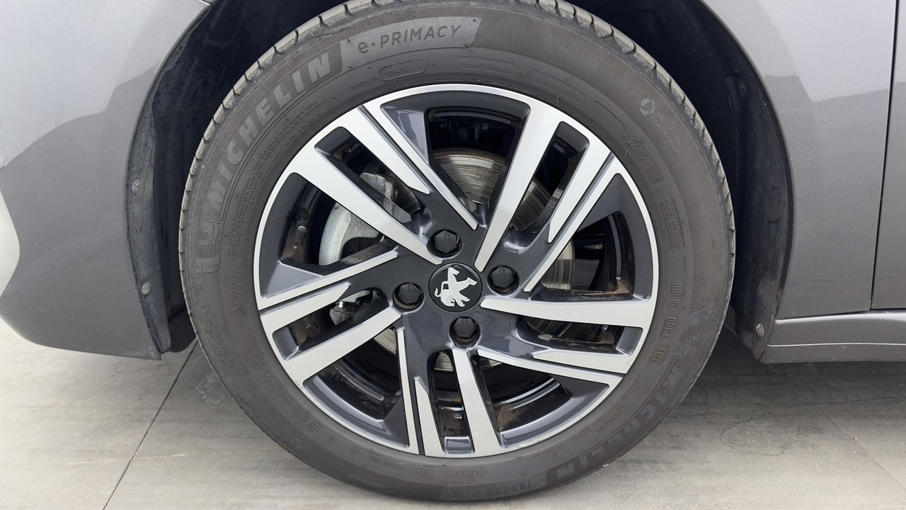 Peugeot 208 PureTech 100 S&amp;S EAT8 — photo 9
