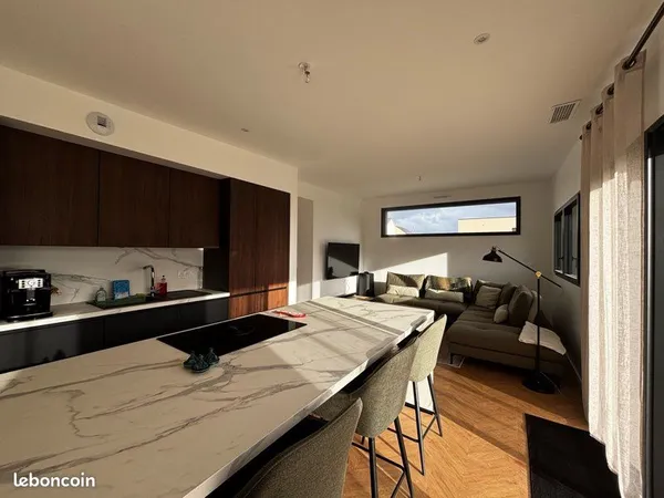 Maison contemporaine en ossature bois de 100 m² avec terrain de 618 m² à Saint-Denoual