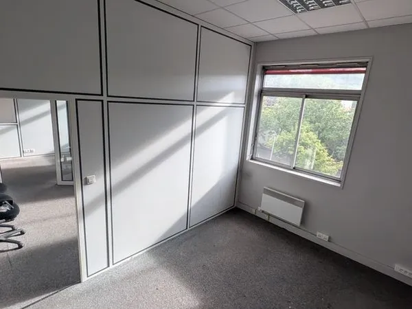 Bureaux 125m² possibilité mezzanine 195m²