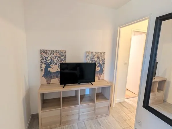 Studio meublé 27 m² avec parking et cave - Proche gare