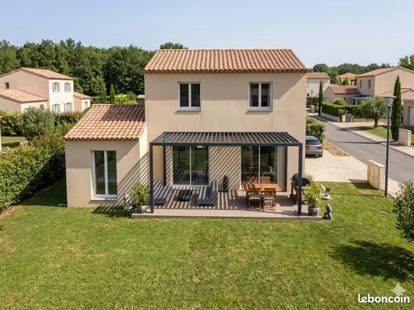 Maison 95 m² Greasque
