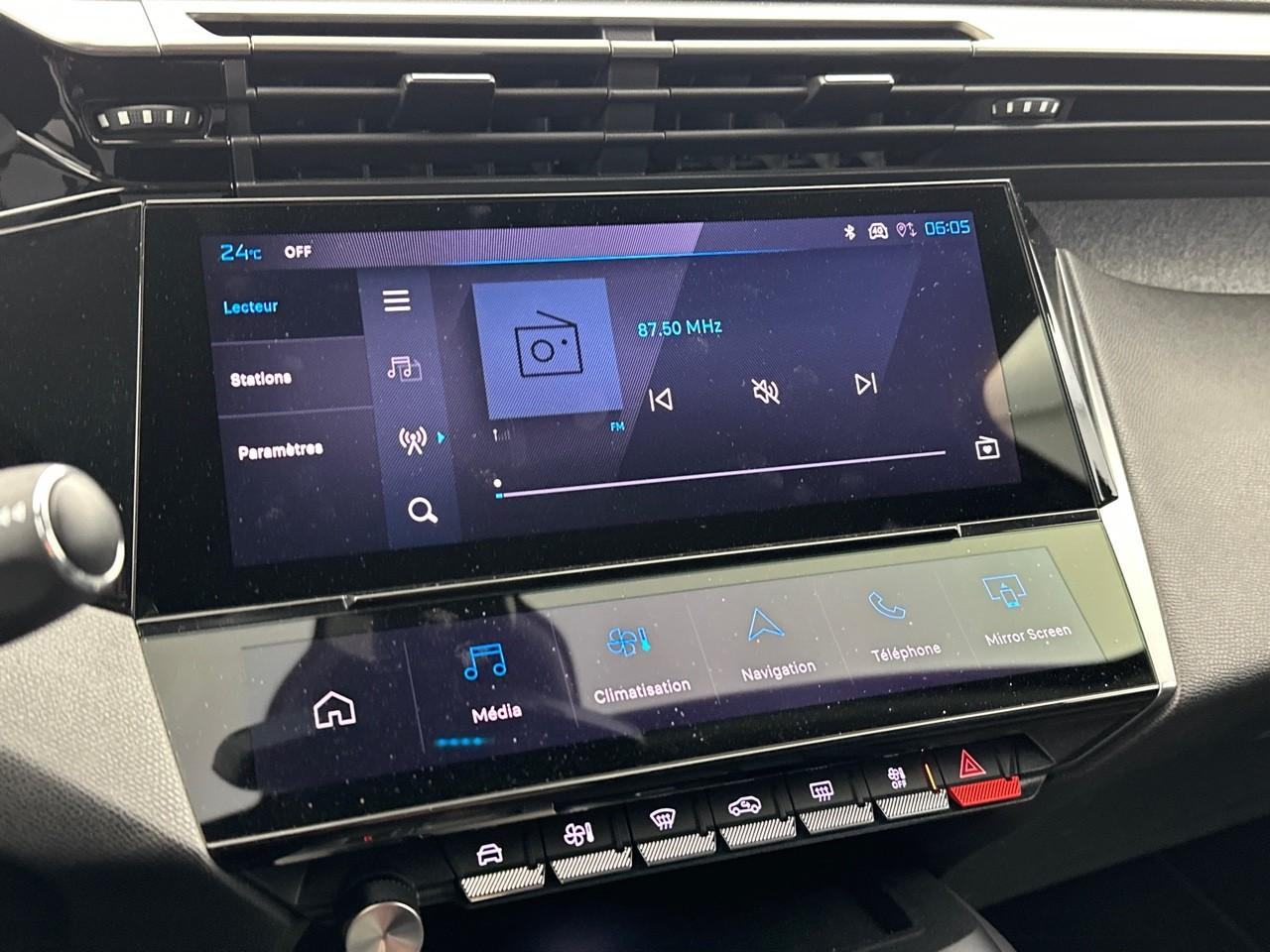 Peugeot 308 phev 180 e-eat8 allure — photo 22