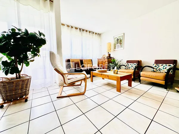Appartement 6 pièces 97 m²