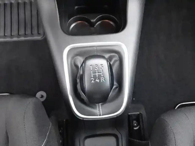 Citroën C3 puretech 83 s&amp;s bvm5 — photo 38