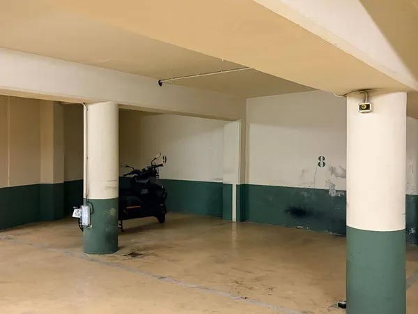 Parking 14 m²