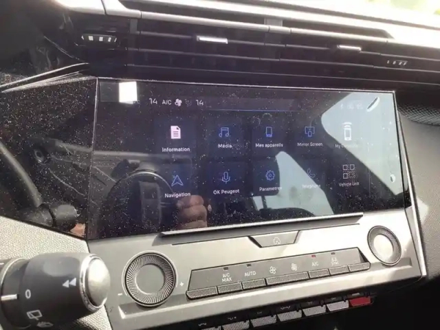 Peugeot 2008 hybrid 145 e-dcs6 — photo 10
