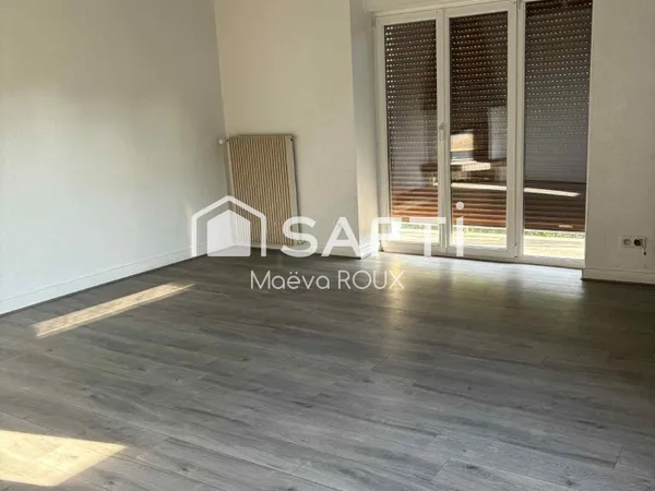 Grande maison familiale avec revenus locatifs