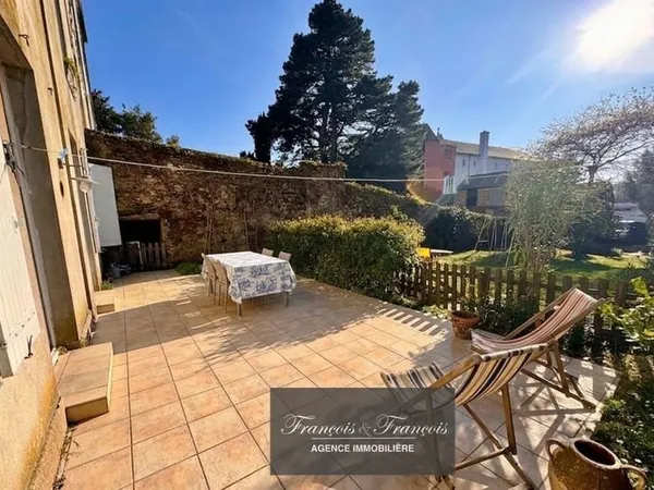 GUIST'HAU / EDIT DE NANTES- T5 ancien avec terrasse et parkings