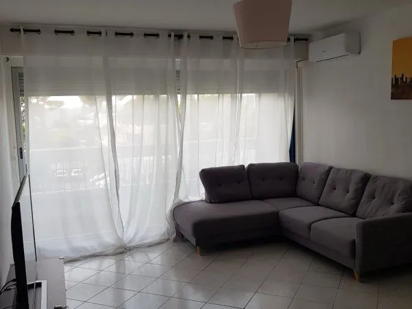 T3 climatisé 65m² + garage (option) - Résidence fermée avec tennis et commerces