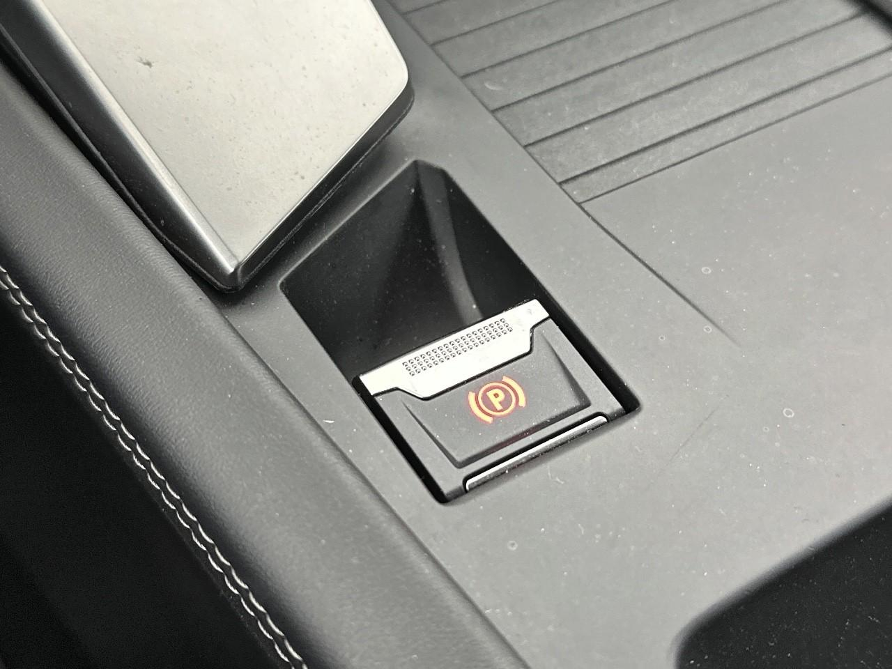 Peugeot 308 phev 180 e-eat8 allure — photo 29