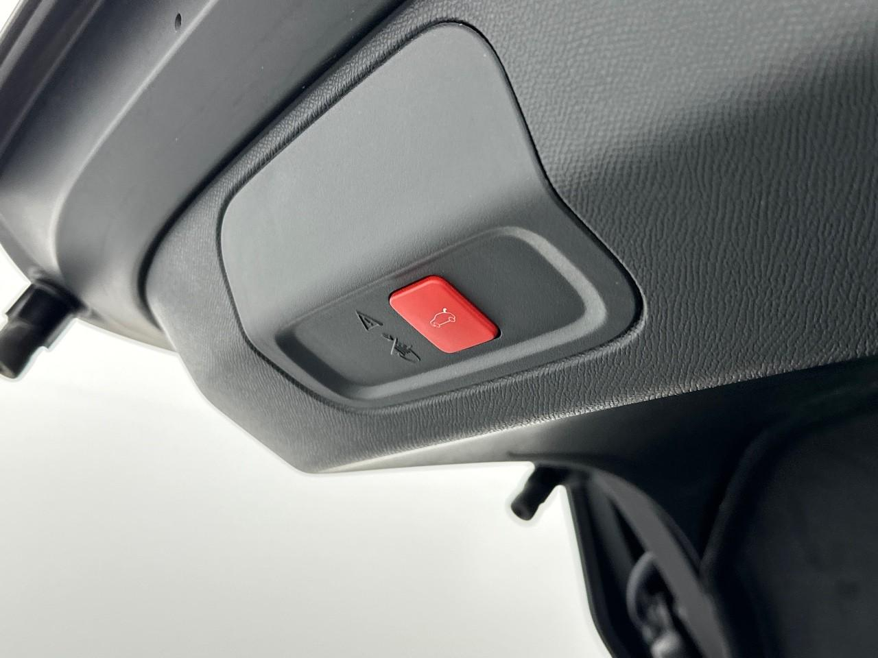 Peugeot 408 hybrid 145 e-dcs6 gt — photo 39
