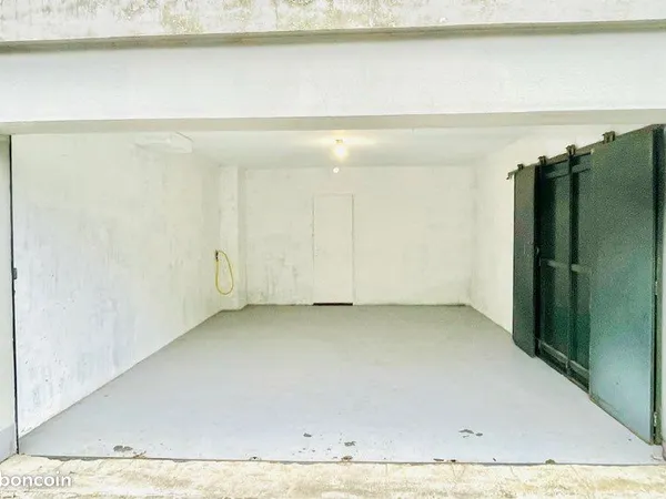Location garage 24m2 proche monjoyeux