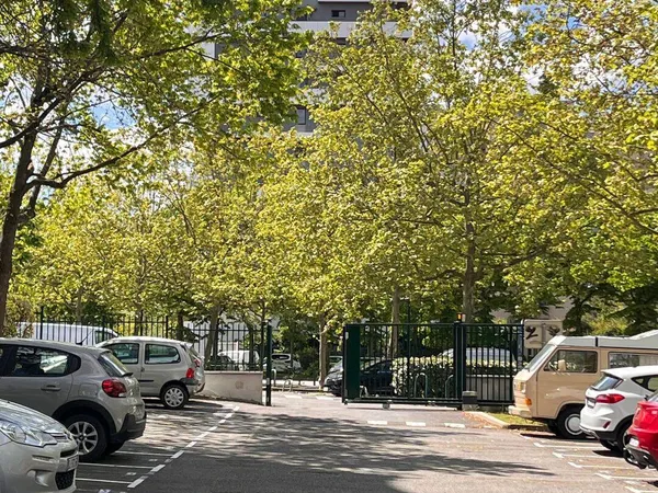 Parking 8 m²