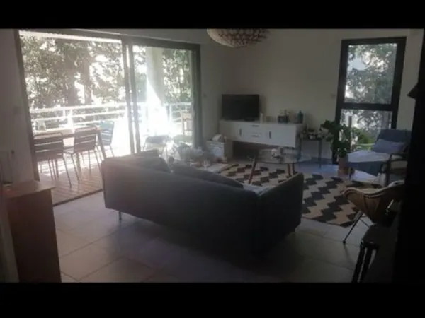 Appartement f4 hôpitaux faculté