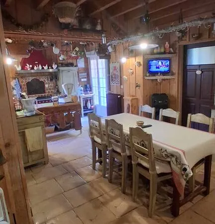 Maison 6 pièces 221 m²