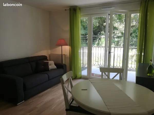 Joli appartement 2 pièces location longue durée