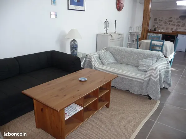 Loue duplex dans le village de Fayence