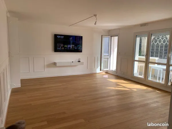 Appartement 102 m² - 3 chambres - 2 balcons - 2 parkings - Creil