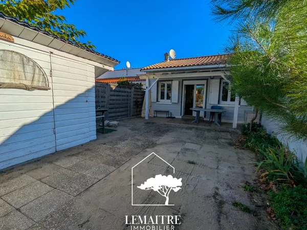 RONCE-LES-BAINS Maison à seulement 30 m de la plage et des