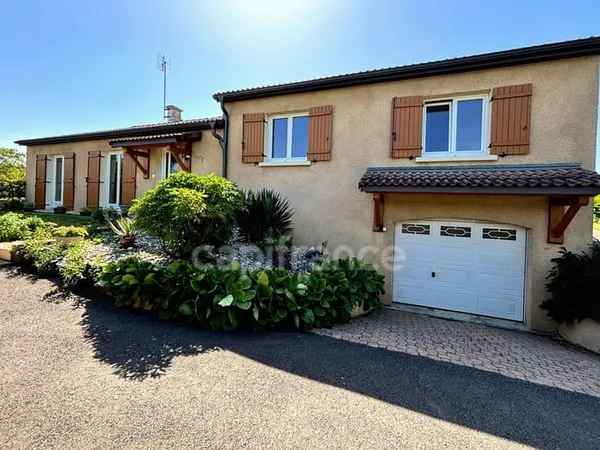 Maison à vendre 6 pièces - 140 m² - Terrain 1080 m² - CHARNAY LES MACON (71850)