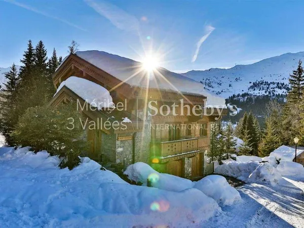 Chalet 6 pièces 400 m²