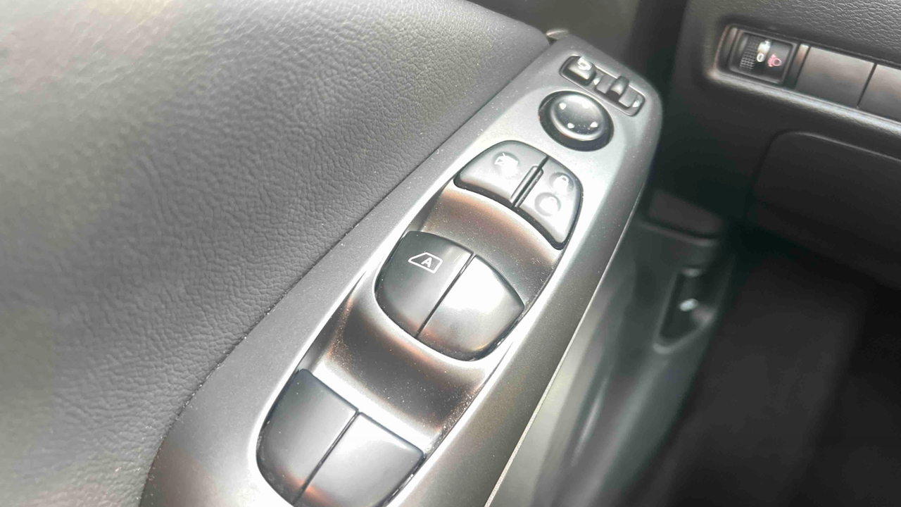 Nissan Juke HYBRID 143 — photo 19