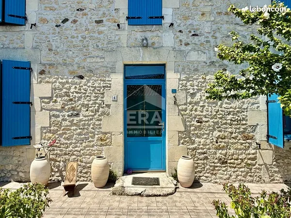 Studio 6 pièces 178 m²