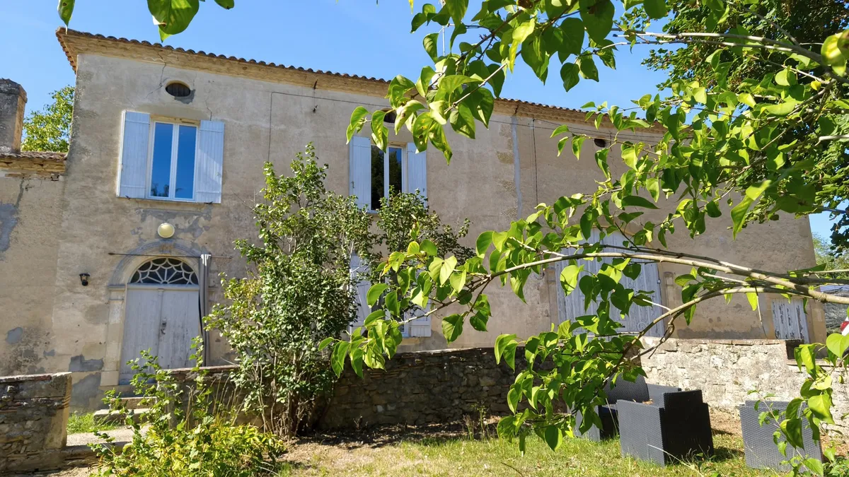 Photo 1