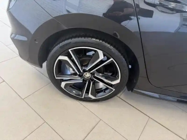 Skoda Fabia 1.5 tsi evo2 150ch monte carlo dsg7 — photo 8