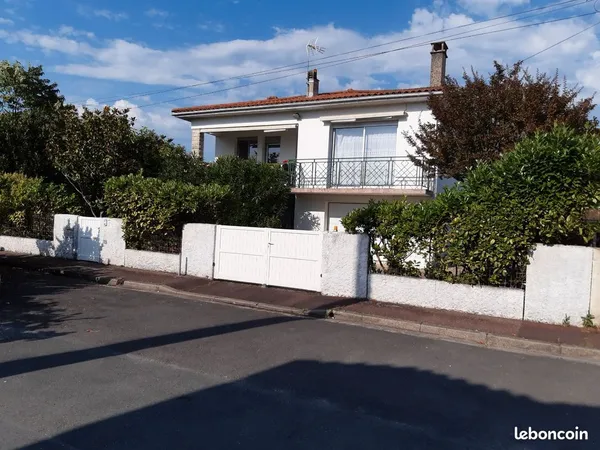 Belle maison 4 pièces, 115m2, jardins, terrasses et parking privés