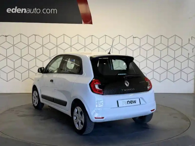 Renault Twingo iii e-tech — photo 12