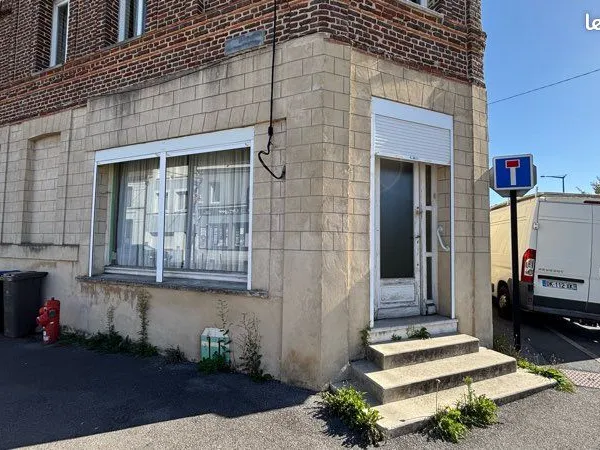 Local Commercial 55m2 face tram avec parking