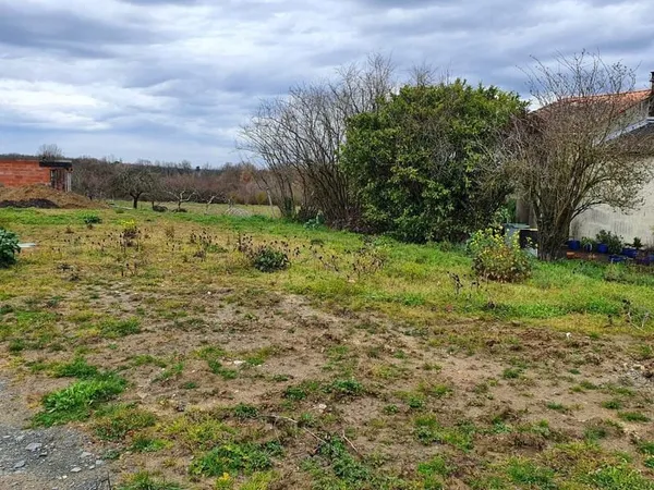 TERRAIN A SADIRAC 1650 M2