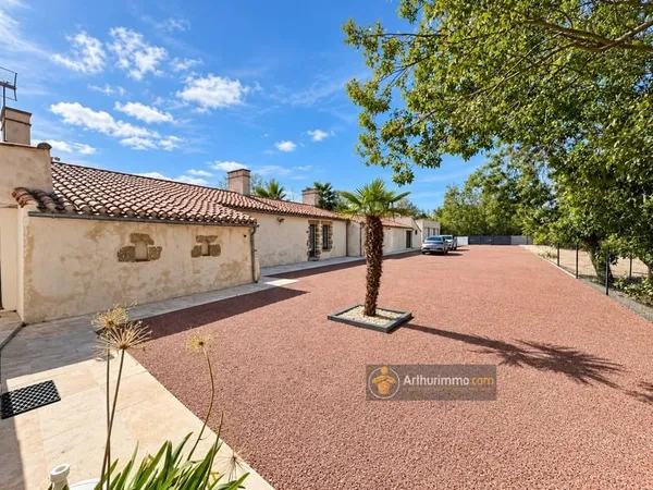 Maison 2 pièces 274 m²