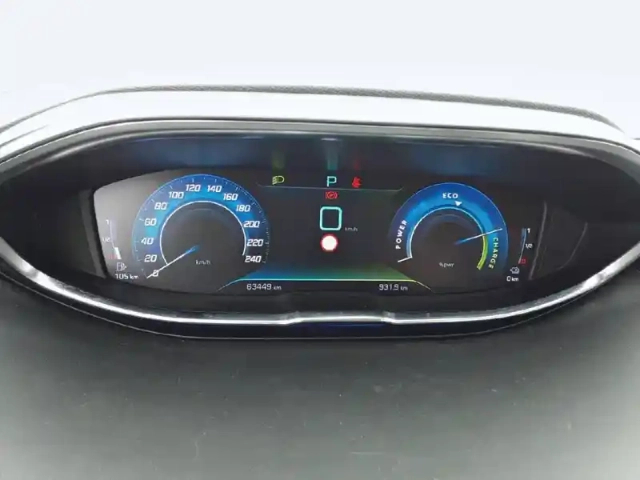 Peugeot 3008 hybrid4 300 e-eat8 — photo 10