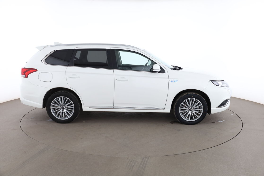 Mitsubishi Outlander PHEV Twin Motor Intense 4WD — photo 6